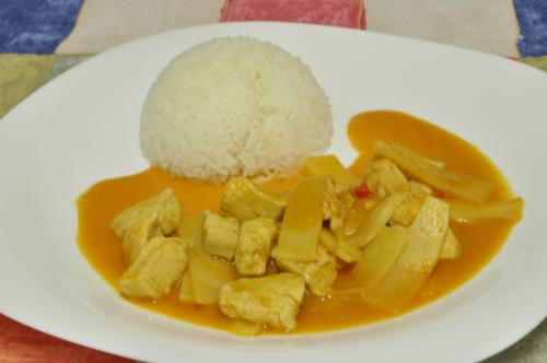 Červené kuřecí karí s bambusem – Snadné Thajsko recept, zvládnete za 30 - 45 minut